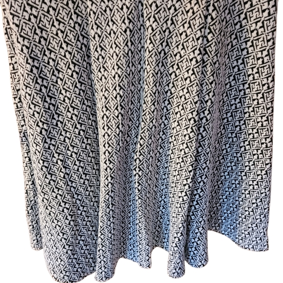 EUC Miami Size Small Black and Gray Women's Dress V Neck Cap Sleeve Zip Back - Picture 5 of 10